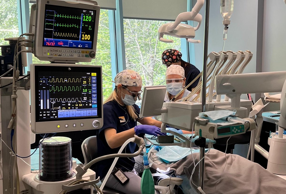 Опасно ли лечить зубы ребенку под наркозом